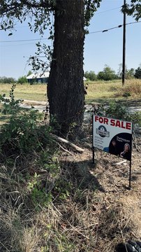 Land, Point, TX