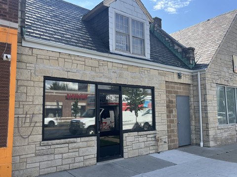 Vacant Restaurant with Patio & Apartment