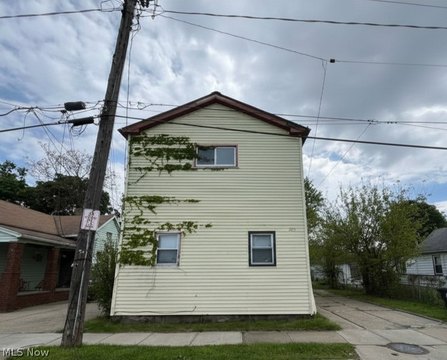 Cleveland Triplex: Income Opportunity