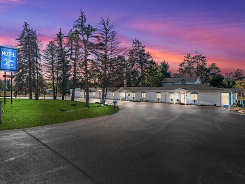 Well-Maintained Motel in Grayling, MI