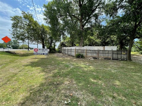 Commercial Land with Major Road Frontage