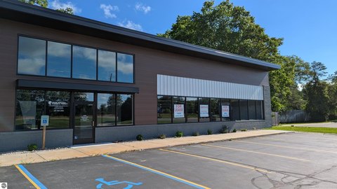 Renovated Flex Space with Parking