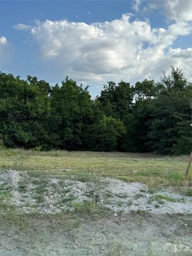 Heavily Treed Acre Lot