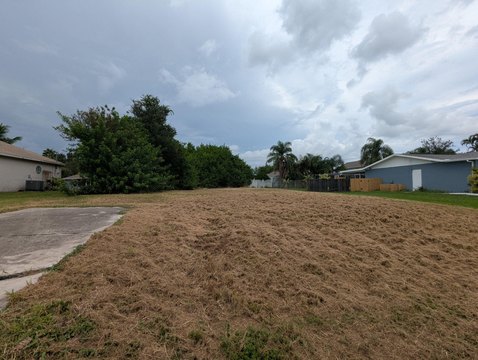 Port Saint Lucie Cleared Lot