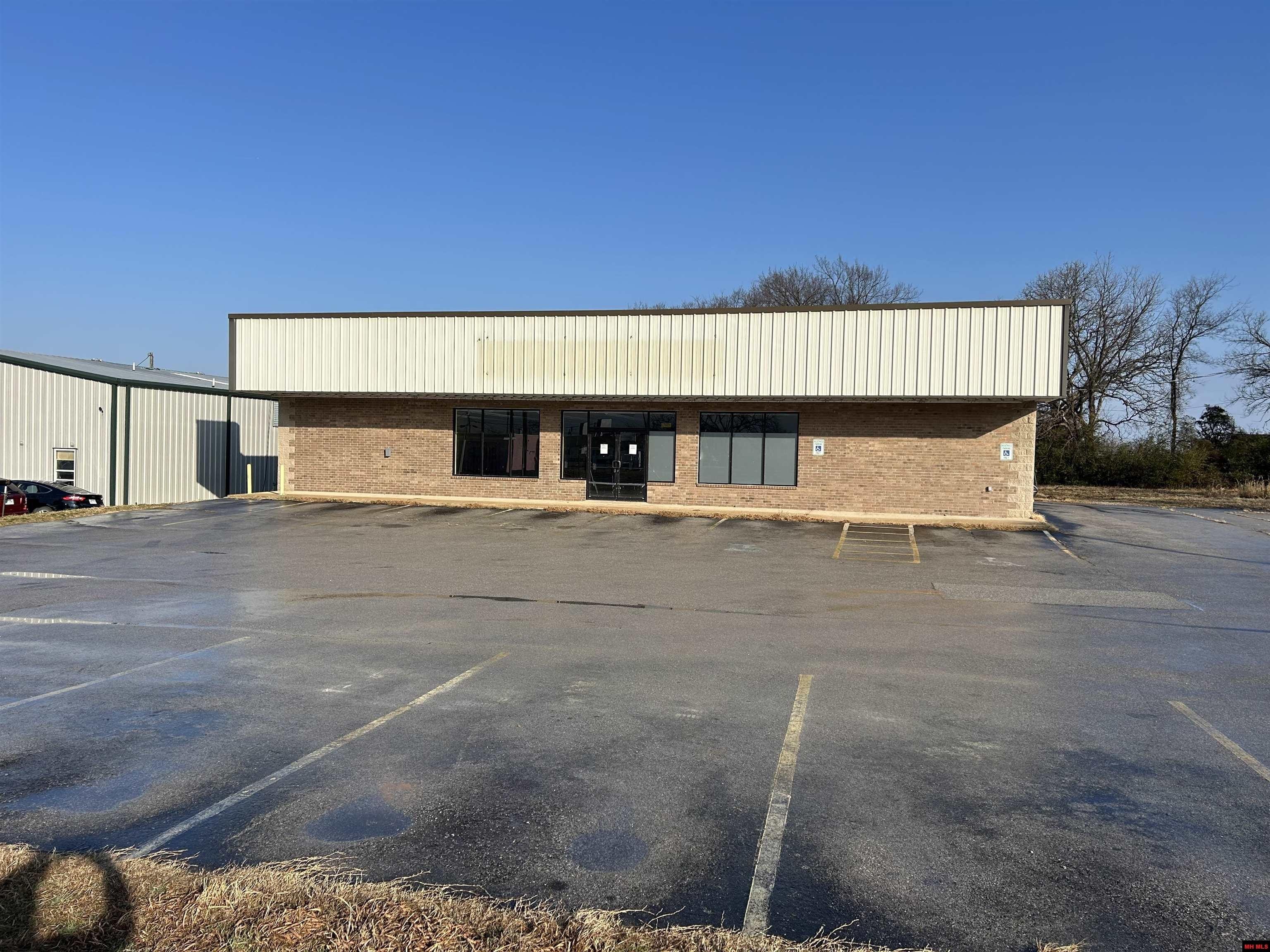Former Retail Storefront on Highway