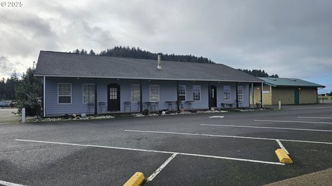 Winchester Bay Commercial Building