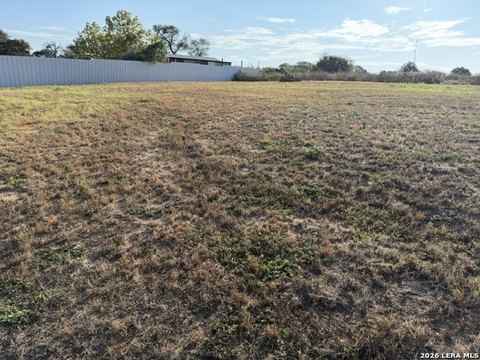 Land, Elmendorf, TX