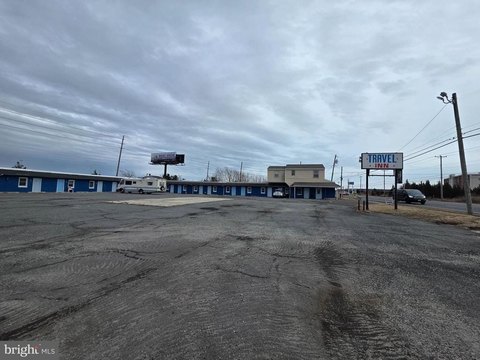 19-Room Motel on Route 40
