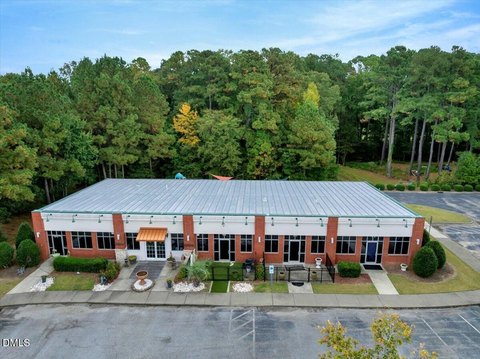 Versatile Commercial Property on Capital Drive