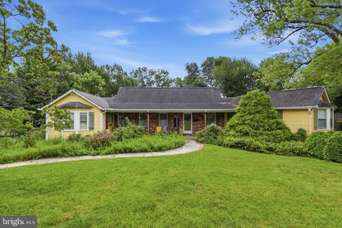 Land, MCLEAN, VA