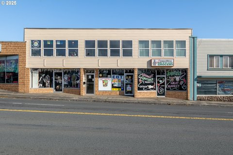 Newport Commercial Building on Highway 101