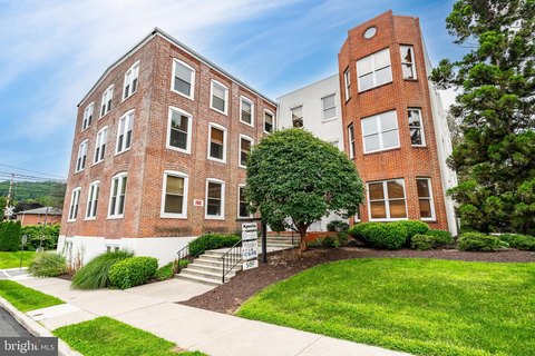 Three-Story Office Building in Emmaus