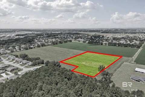 Spacious Land Parcel in Daphne