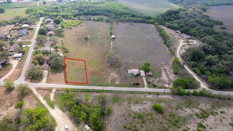 LAND - La Vernia, TX