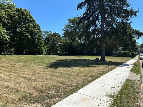 Three Side-by-Side Lots in Buffalo