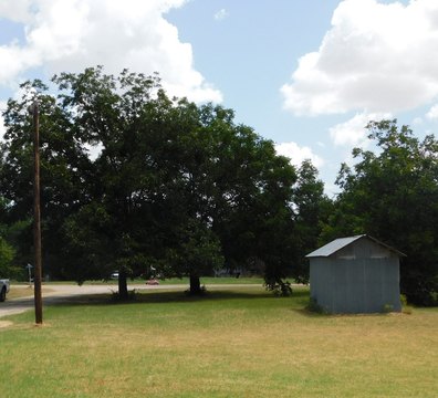 Large Lot in Rising Star
