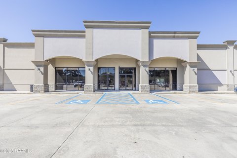Versatile Retail Space in Lafayette