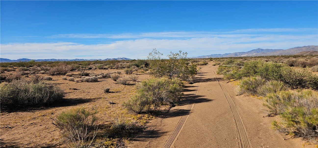 Expansive Land in Golden Valley