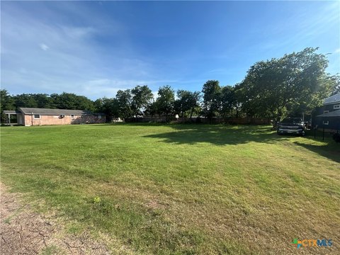 Residential Lot in McGregor, TX