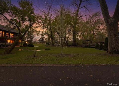 Spacious Buildable Land Near Lake