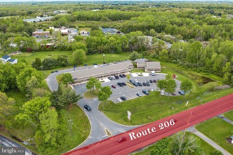 Retail Space in Red Lion Plaza