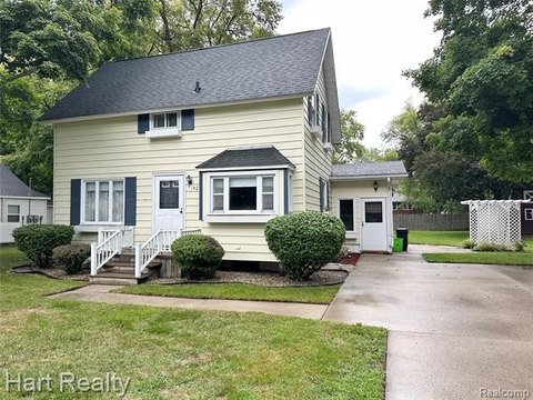 Charming Updated Farmhouse in Cass City