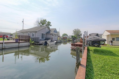 Waterfront Land in Harrison Twp
