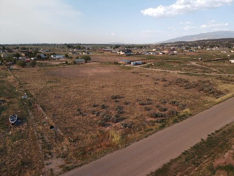 Spacious Land Parcel in Cedar