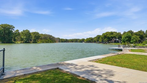 Land, Seguin, TX