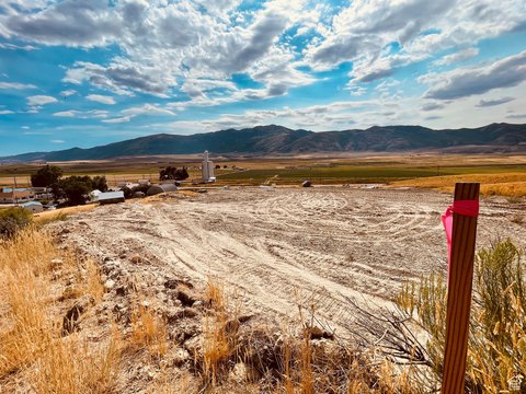 Swan Lake Acreage: Build Dream Home