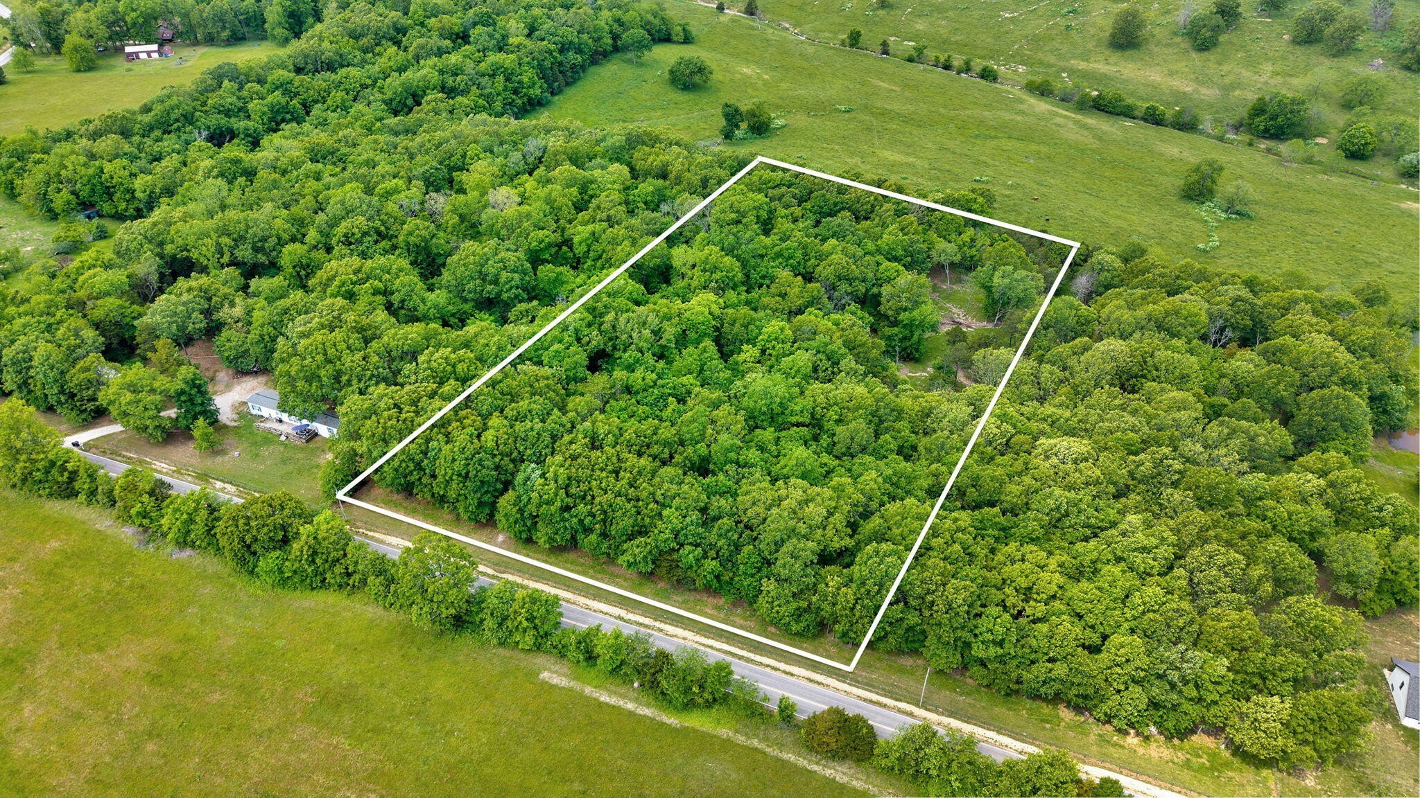 Unrestricted Land in Strafford, MO