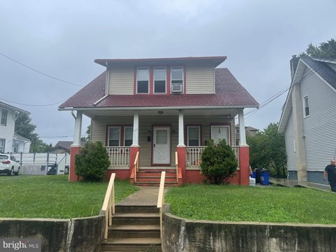 Oaklyn Two-Unit Multifamily Property