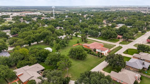 Land, Justin, TX