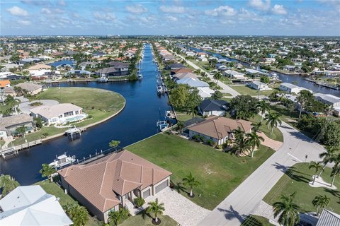 Sailboat-Access Waterfront Land