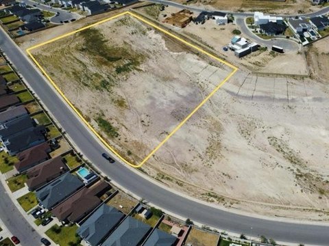 LAND, Laredo, TX