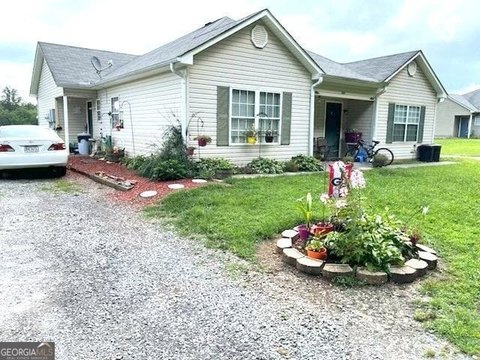 12-Unit Ranch-Style Apartment Property