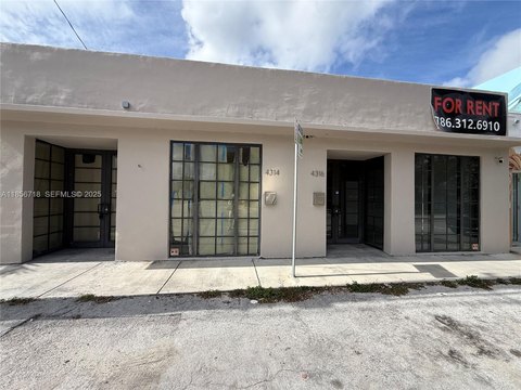 Miami Retail Space in Buena Vista