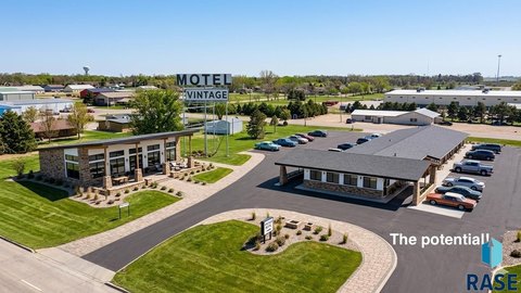Turnkey Motel with Owner Residence