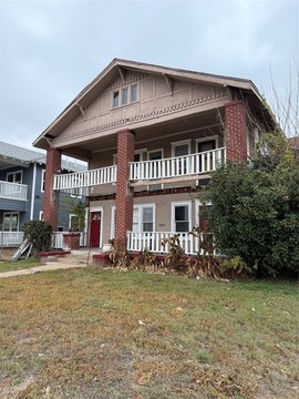 Boarding House with Renovation Potential