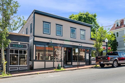 Mixed-Use Building With Commercial Suites