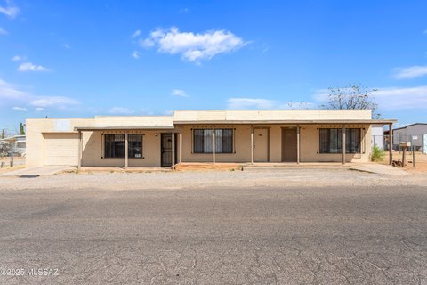 Versatile Commercial Property with Apartment