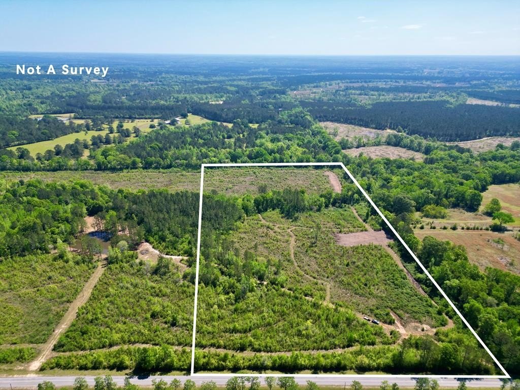 Unrestricted Land with Recreational Potential