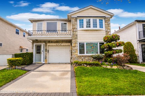 Spacious Arden Heights Multi-Family Home