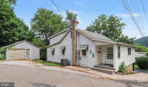 Duplex with Detached Garage