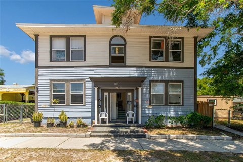 Four-Unit Two-Story Apartment Building