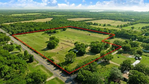 LAND - Honey Grove, TX