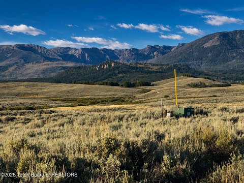 Land, Cora, WY