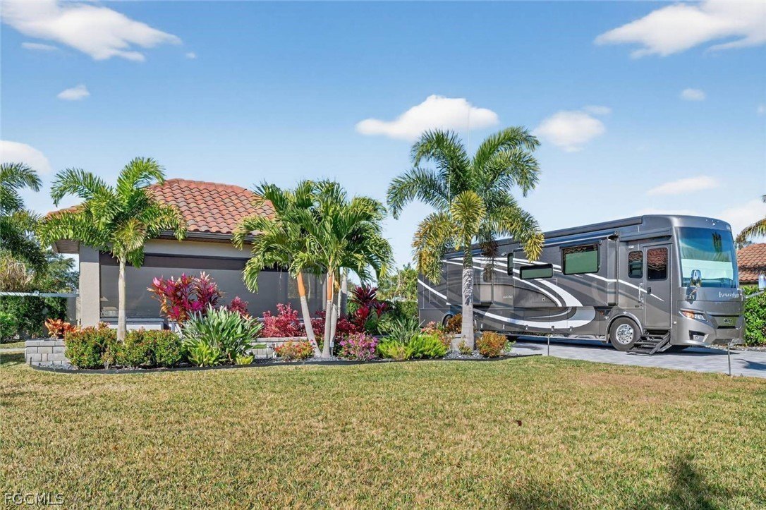 Luxury Motorcoach Resort Oversized Lot