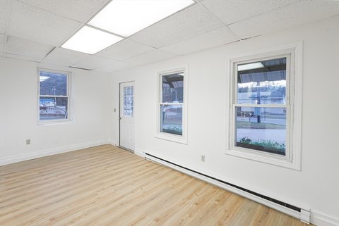 Charlton Commercial Space For Lease