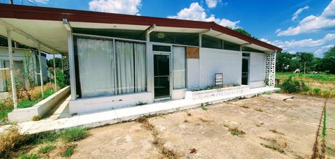 Commercial Land with Convenience Store Building